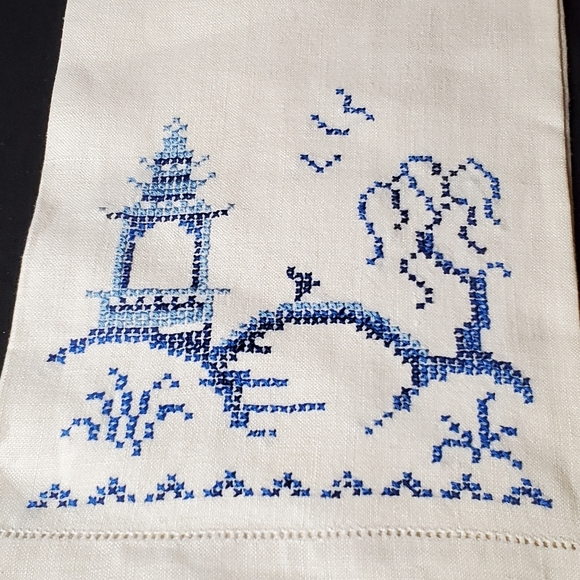 Set of 5 Antique Embroidered Tea Towels - Picture 1 of 11